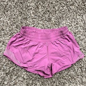 Lululemon Low rise hotty hit short